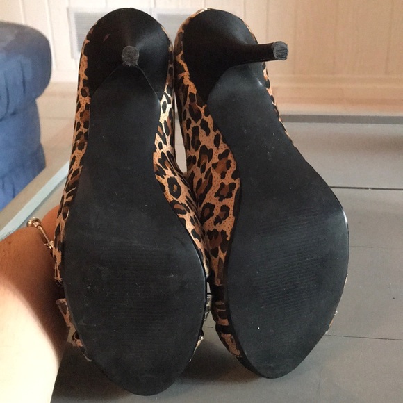 Vianni Collection Leopard Print Pump Heel Size 8.5 - Picture 7 of 16